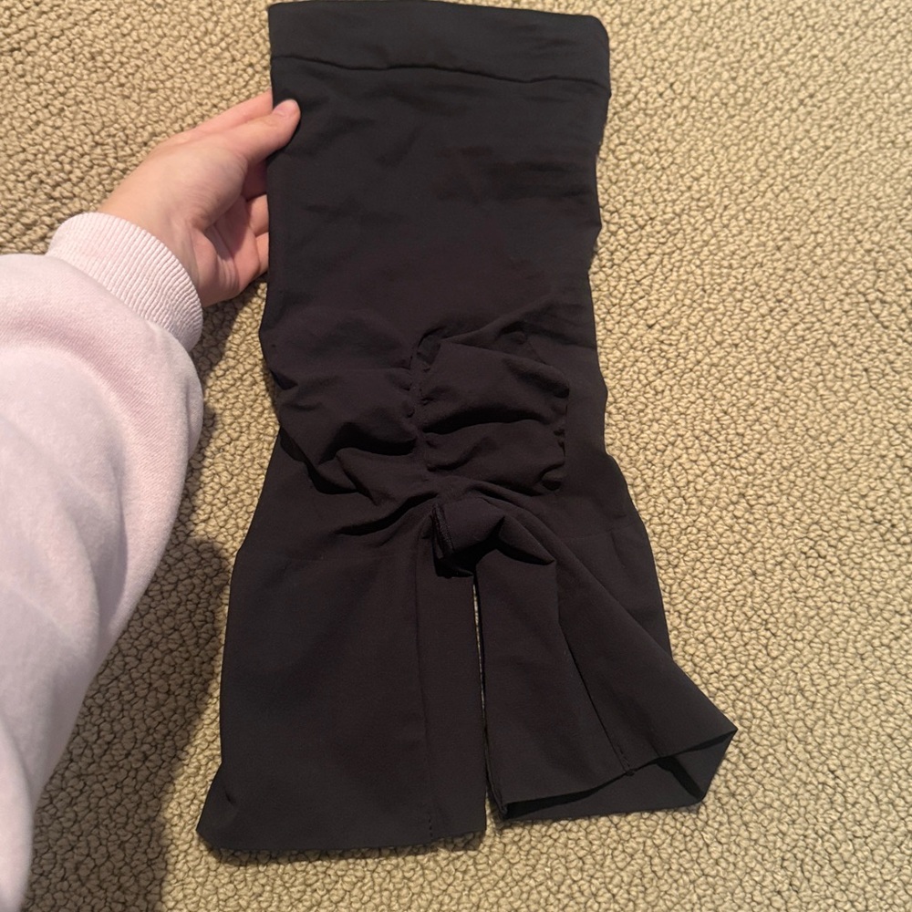 NWOT black skims tummy tuck high waisted shapers booty lift shorts size xs